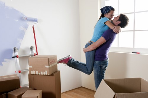Van loading and unloading support for house and flat removals in Wandsworth